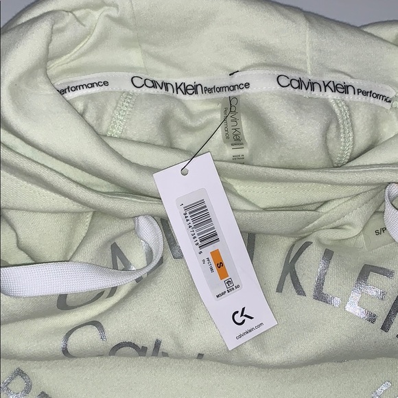 Performance Metallic Logo Drawstring Raglan Hoodie - Picture 8 of 9